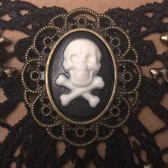 Black Lace Cameo Skull Steampunk Collar Necklace - Picture 5 of 5